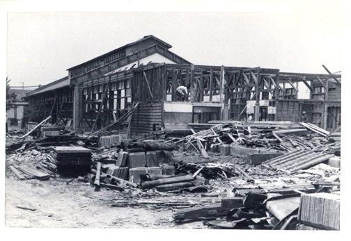 1967年（昭和42年）創立時の木造実習棟取り壊し