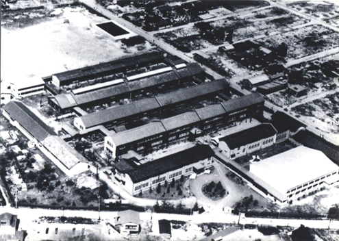 1964年（昭和39）体育館・プール等すべてが整った母校