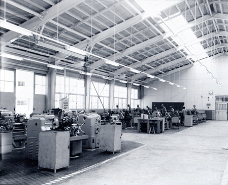 1966年（昭和41年）11月機械実習棟完成